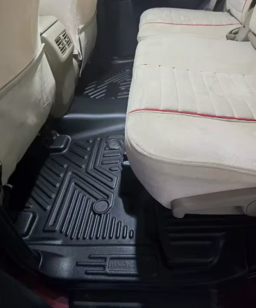 Alfombra GuardCar instalada en un Peugeot 308 2023